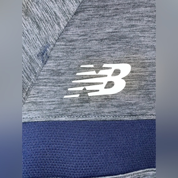 New Balance Woman’s Athletics Half Zip Sweatshirt (S) - Picture 5 of 11
